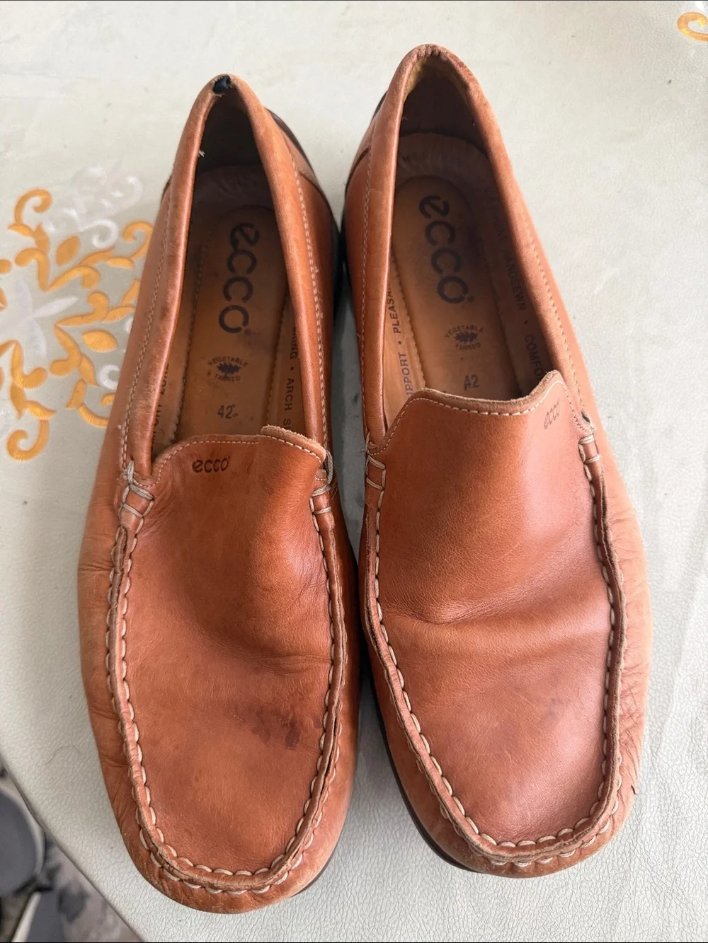 ECCO Men’s Tan Leather Slip-On Loafers